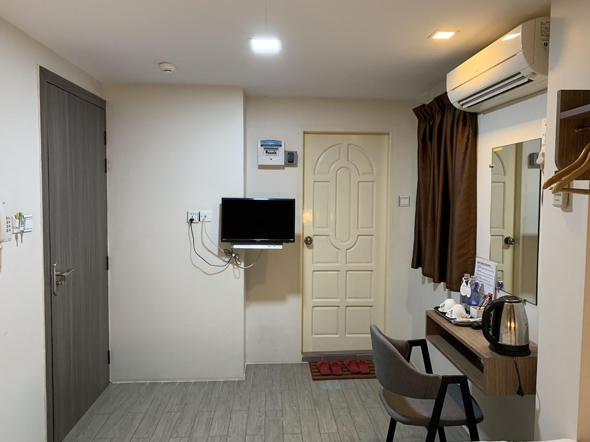 The Vibe Inn Yangon Exterior photo