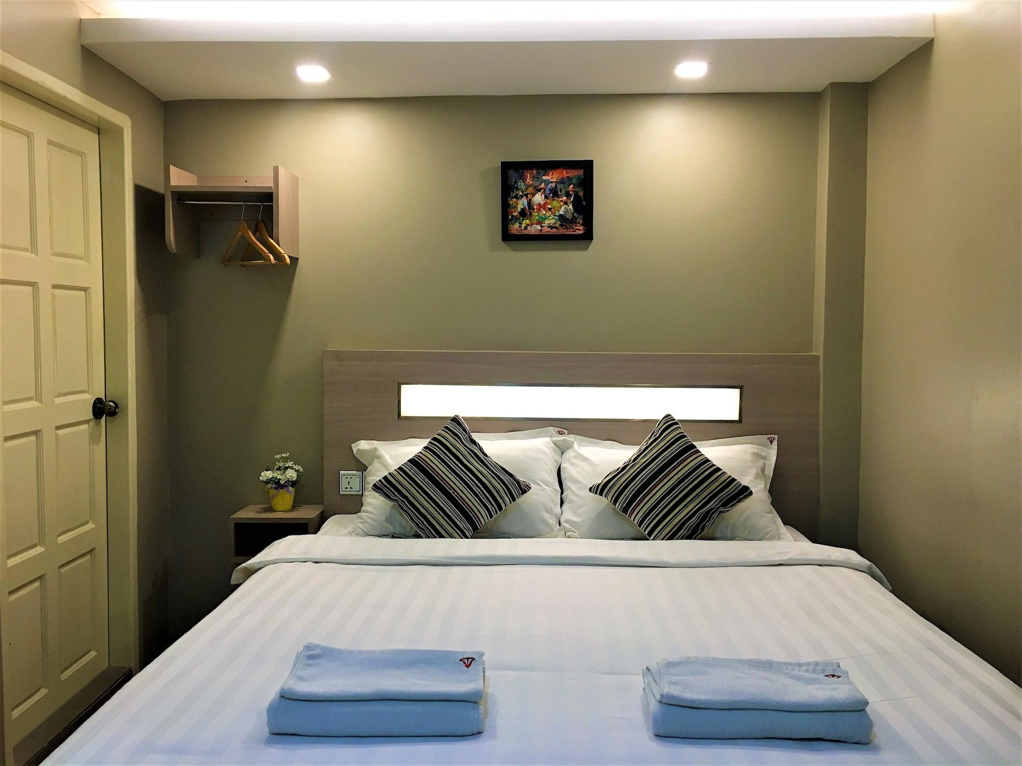 The Vibe Inn Yangon Exterior photo